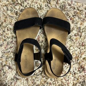 Girls sandals